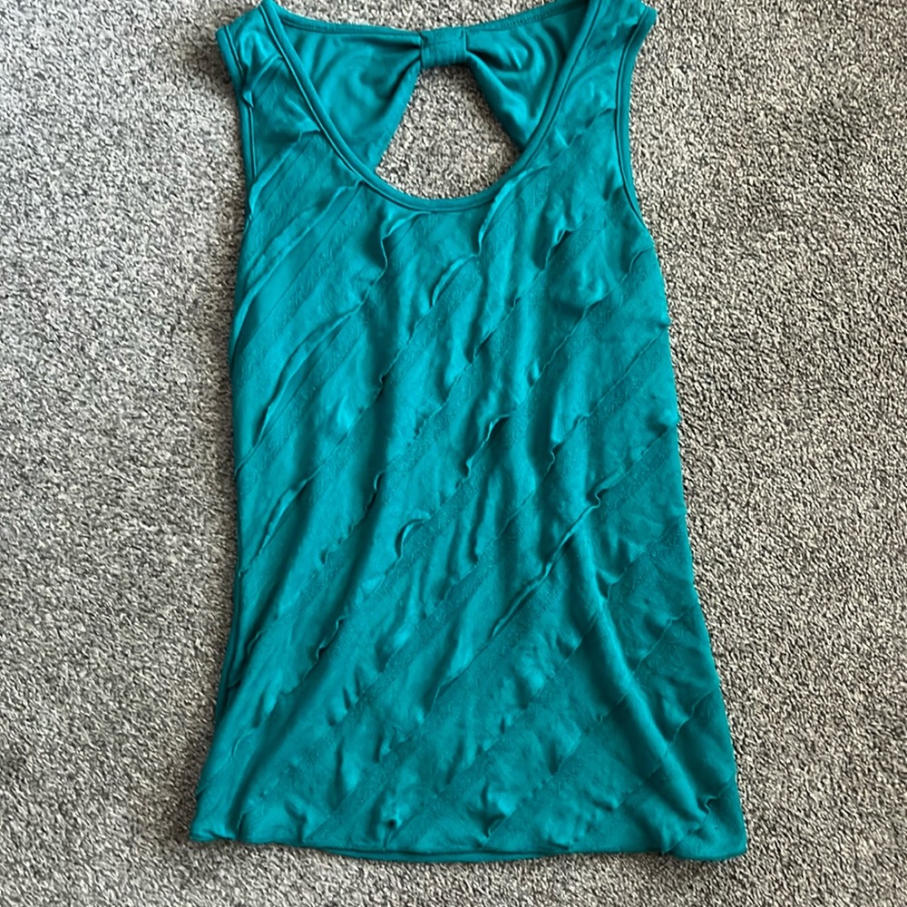 Juniors ruffled tank top with bow on back size medium